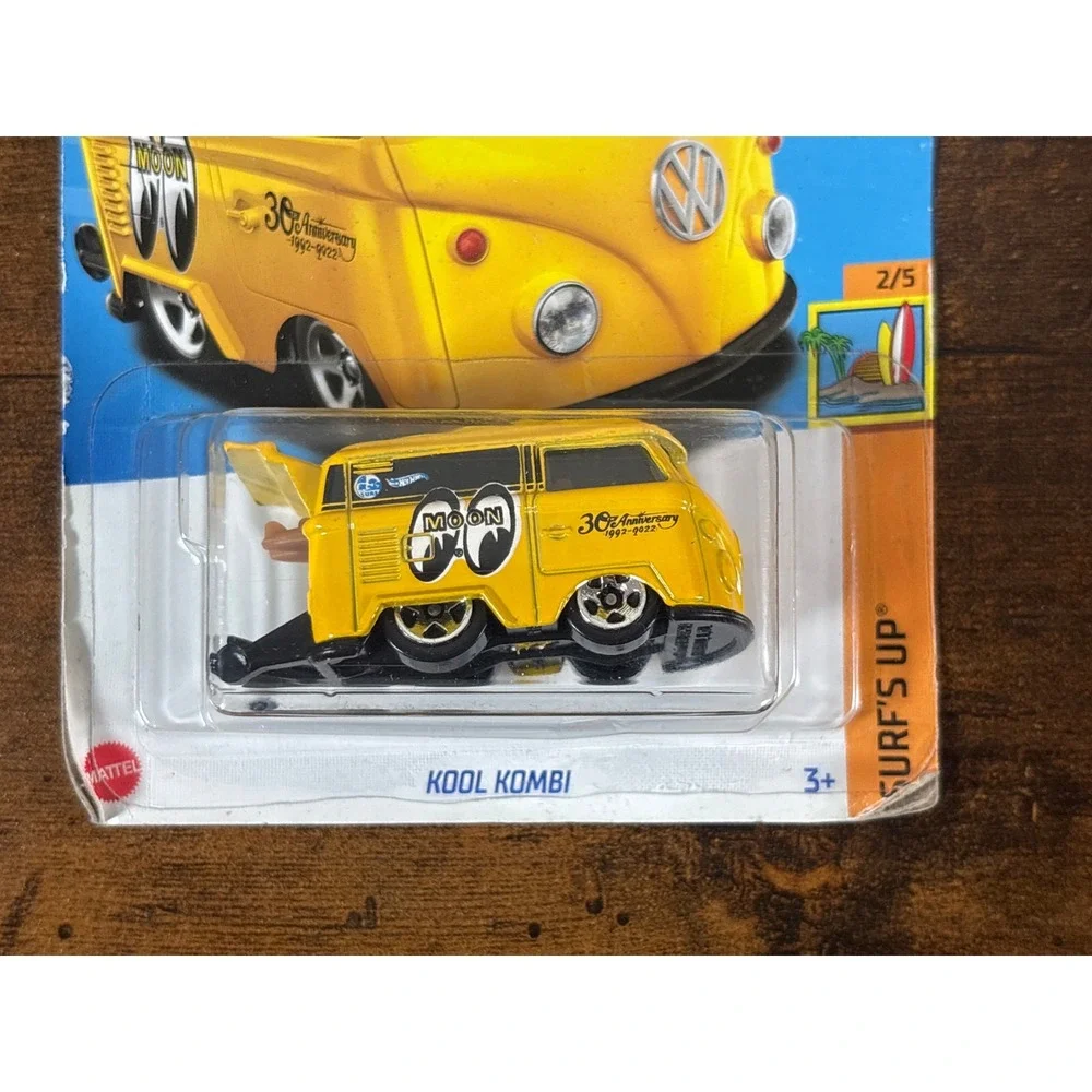 Hot Wheels Kool Kombi Yellow Mooneyes 30th Anniversary Surfs Up 49/250 HKJ33